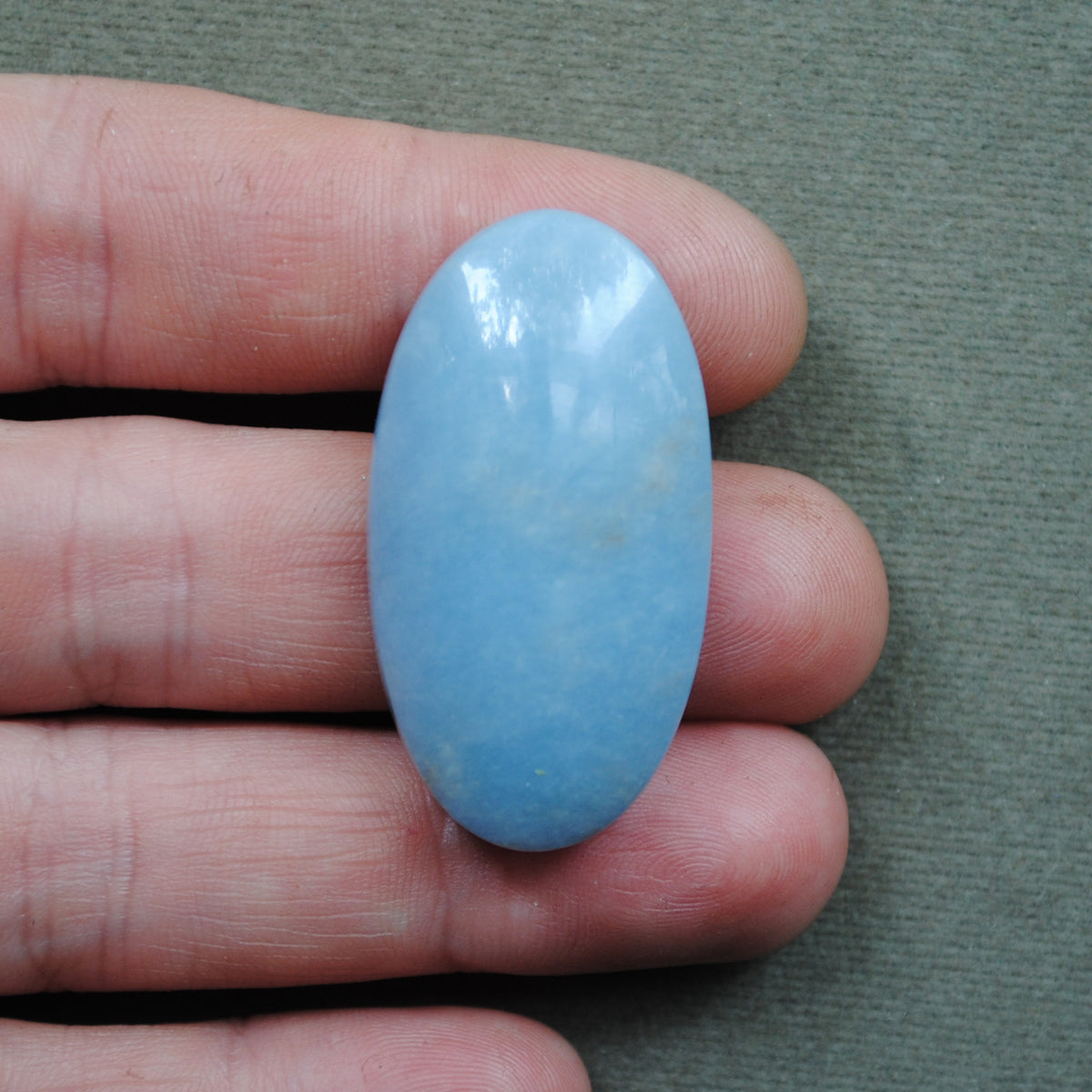 Angelite, Natural