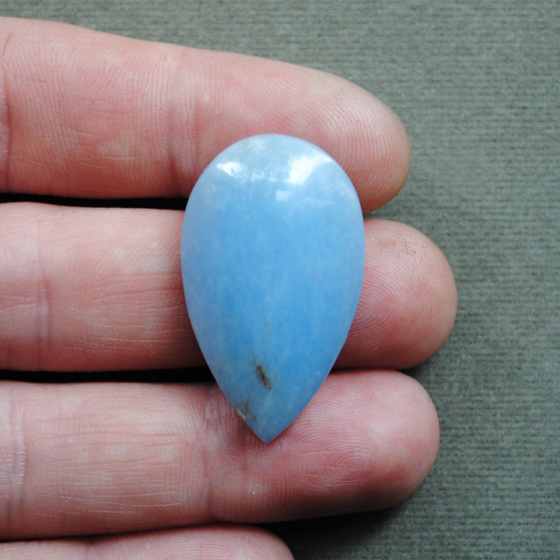 Angelite, Natural