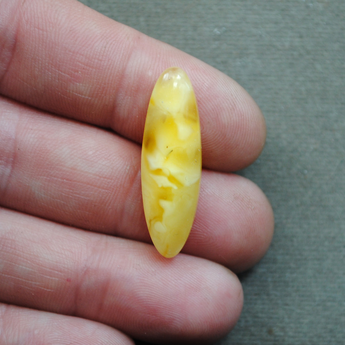 Amber, Butterscotch Amber! 30x9mm