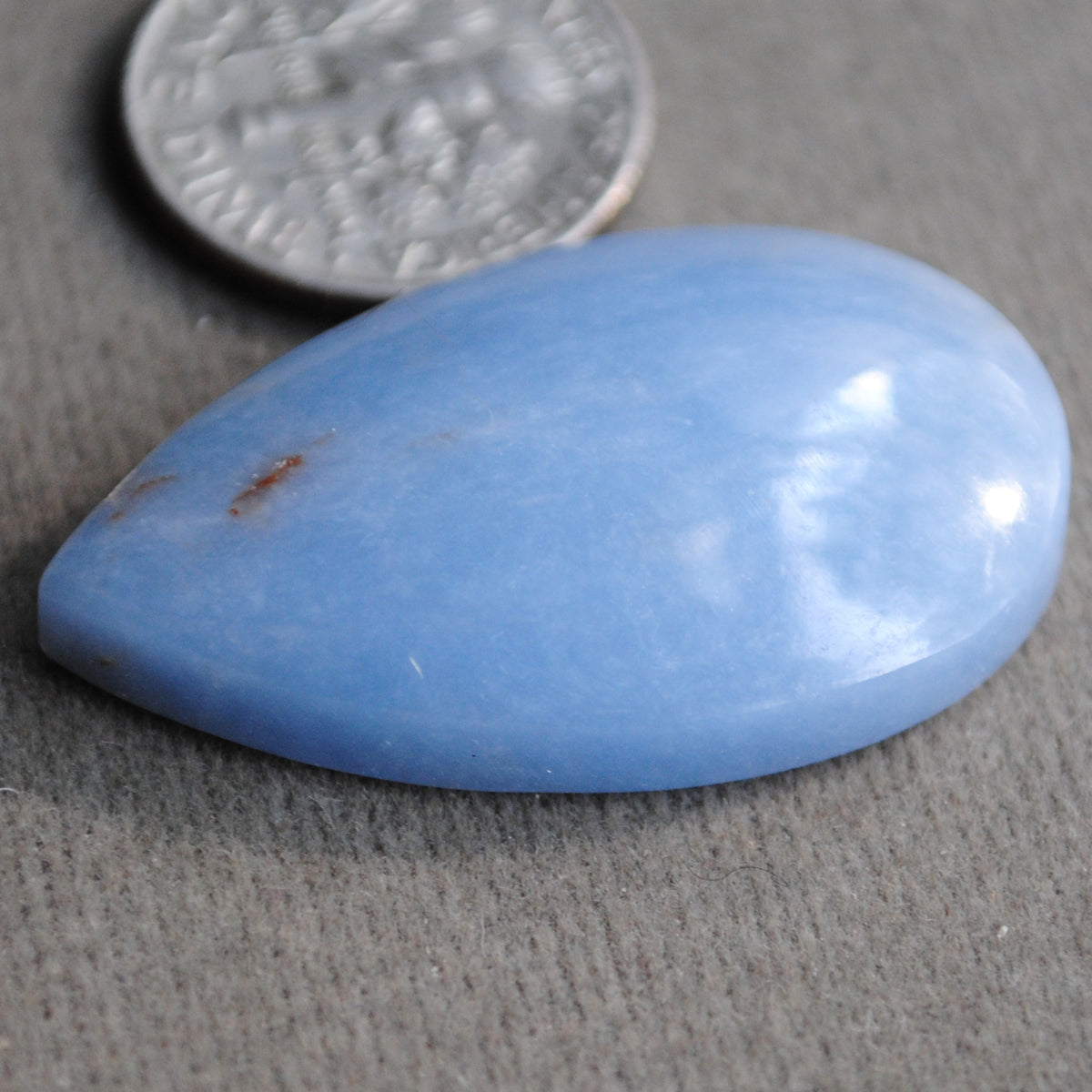 Angelite, Natural