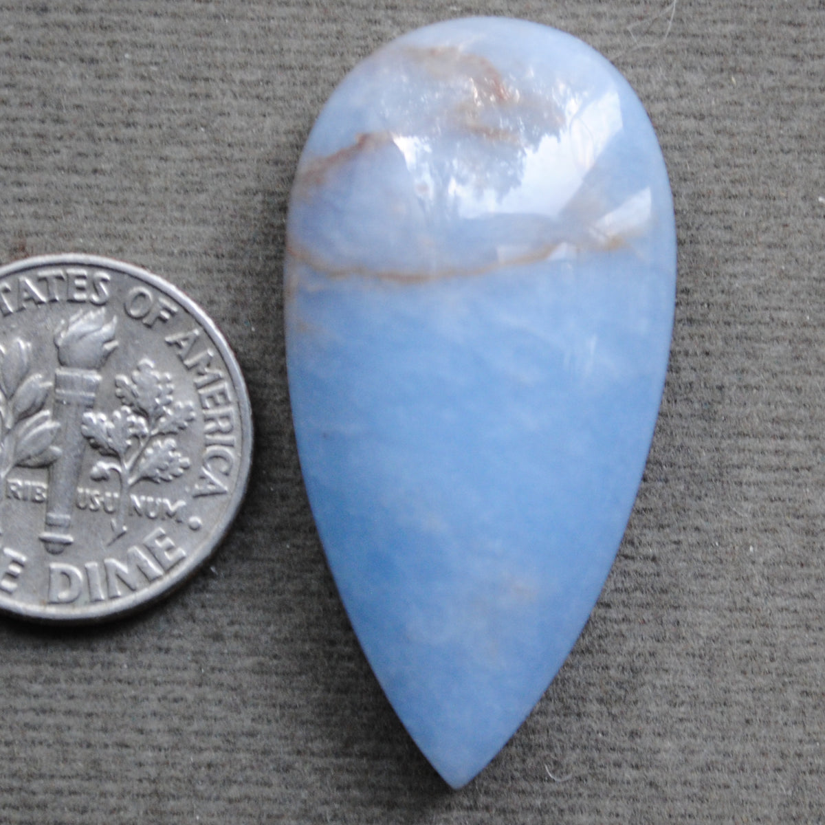 Angelite, Natural