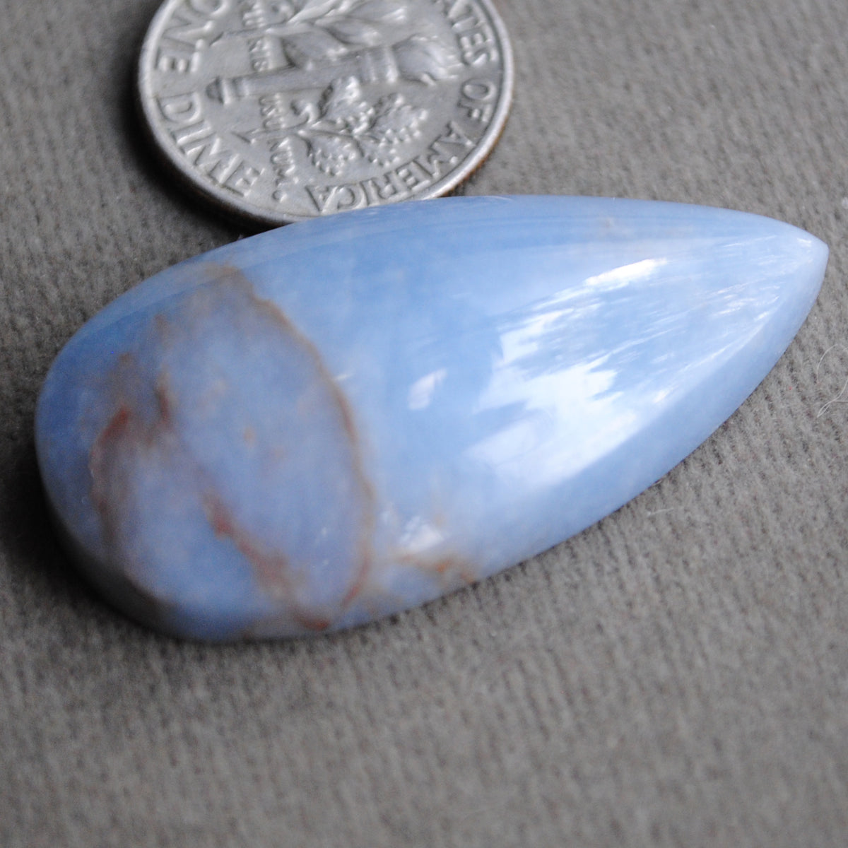 Angelite, Natural