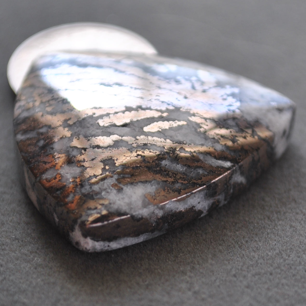 Metals, Nicoline, Native Dendritic Nickoline in quartz